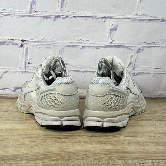 Nike Zoom Vomero 5 Vast Grey Women's Size 7.5 Running Shoes Sneakers FQ7079-100 - Picture 4 of 8